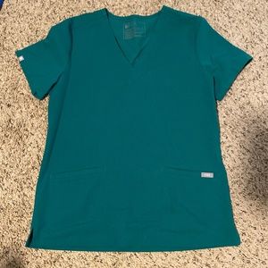 Figs casma three pocket scrub top size small